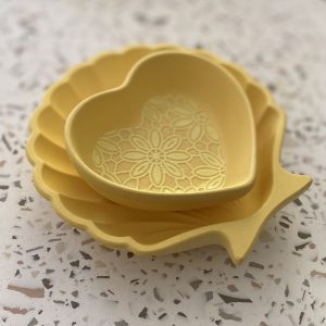 Shell and Heart dish sets in various colours