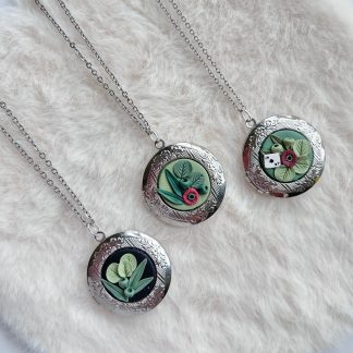 Sculpted Locket - Australiana foliage - Silver