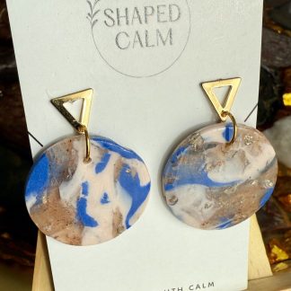 Blue beach marble look dangle earrings